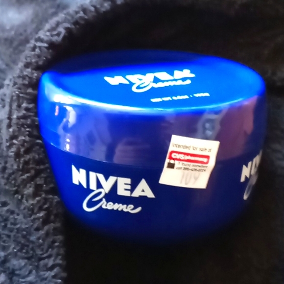 Nivea Creme Body, Face and Hand Moisturizing Cream, 6.8 oz. Jar - Picture 3 of 3